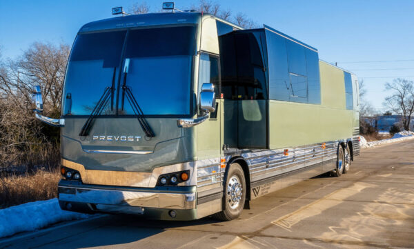 Wicked Entertainer Coach For Lease